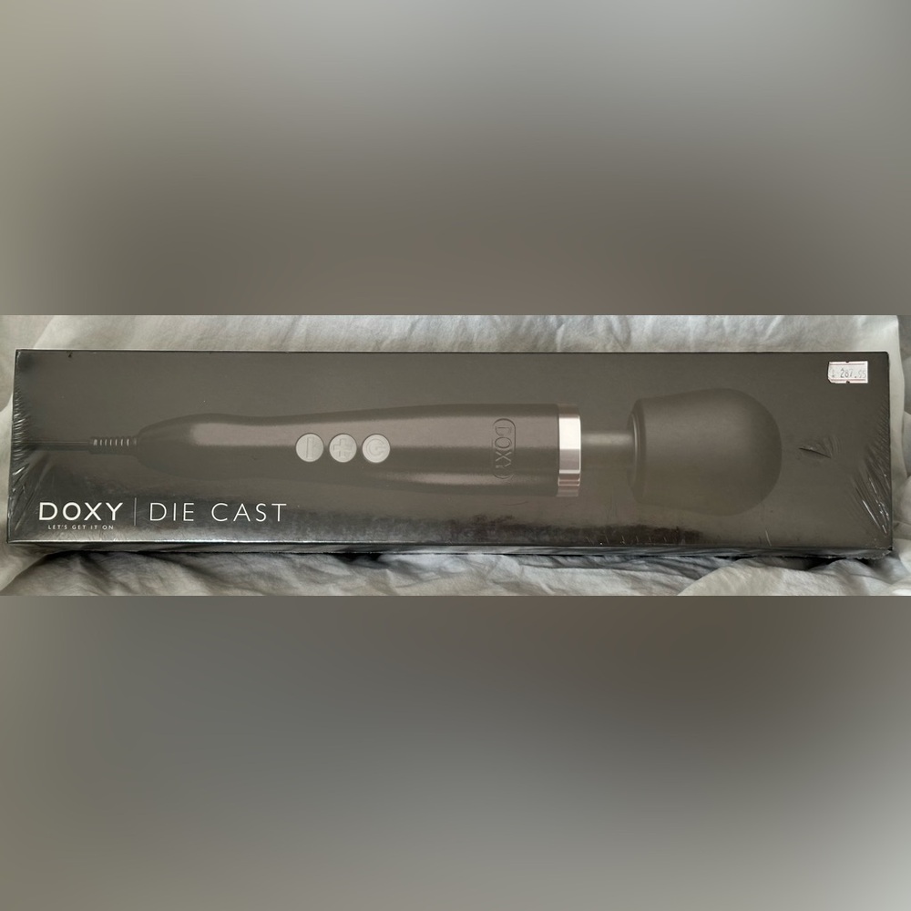 Doxy Massager in Black